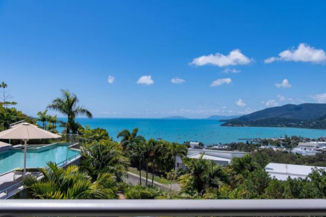Three A Airlie Seaviews, Pool, Private Spa - Airlie Beach