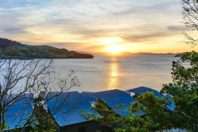 NEWLY BEAUTFULLY RENOVATED 16 The Casuarina - 3 Bedroom House With 180 Degree Ocean Views - Hamilton Island