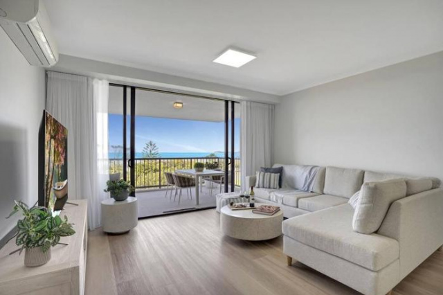 Panoramic Ocean Views 2 Bed 2 Bath + Car Space - Alexandra Headland