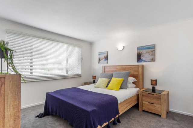 Modern 2-Bed Seaside Unit Steps from Beach - Maroochydore