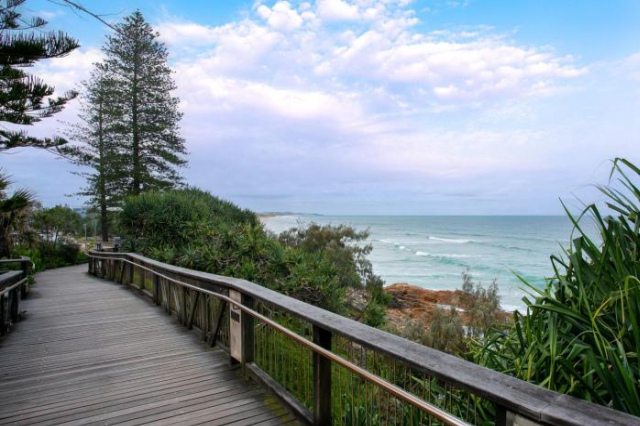 Hear the Sea 2 mins from Coolum beach and shops - 庫魯海灘