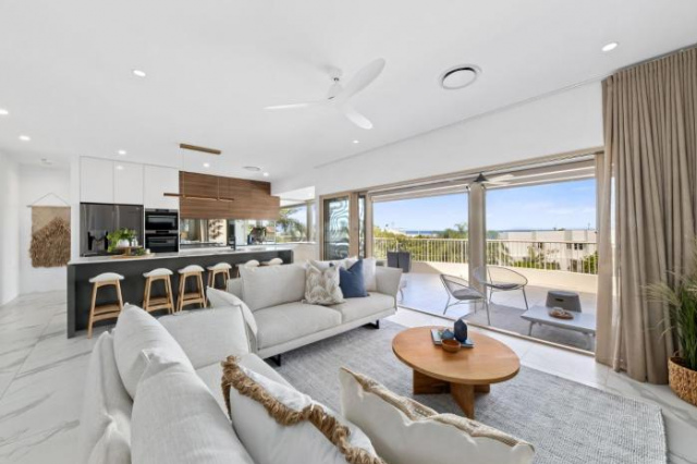 8 Nereus 5 Henderson Street Stunning and Sophisticated Top Floor Apartment - Sunshine Beach