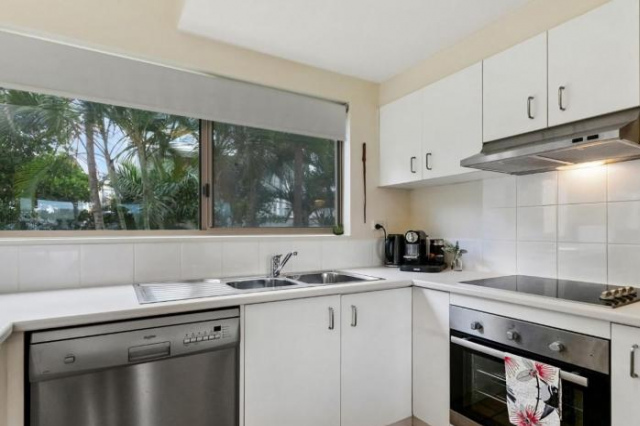 6 Nereus Elegant Beach Side Apartment Simply Perfect - 陽光海灘