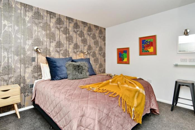 Brockworth Place - Christchurch Holiday Homes - Christchurch