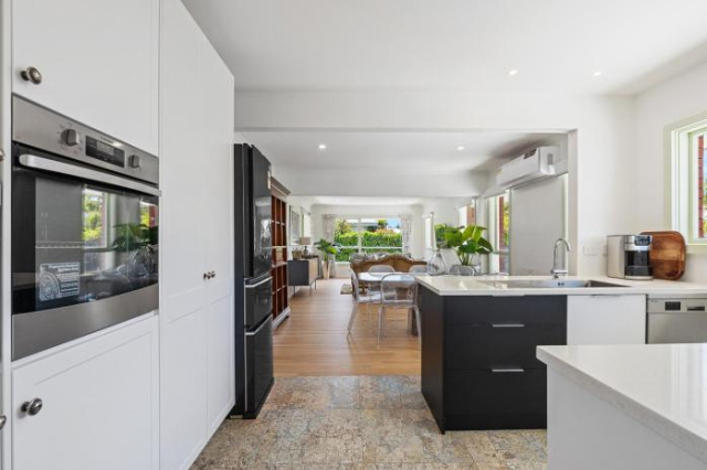 stylish two bedroom townhouse - Christchurch