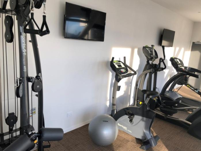 Ramada Suites by Wyndham Manukau - 奧克蘭