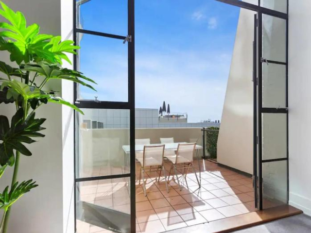 Lovely Bright Apartment with Balcony Pool and Gym - 奧克蘭