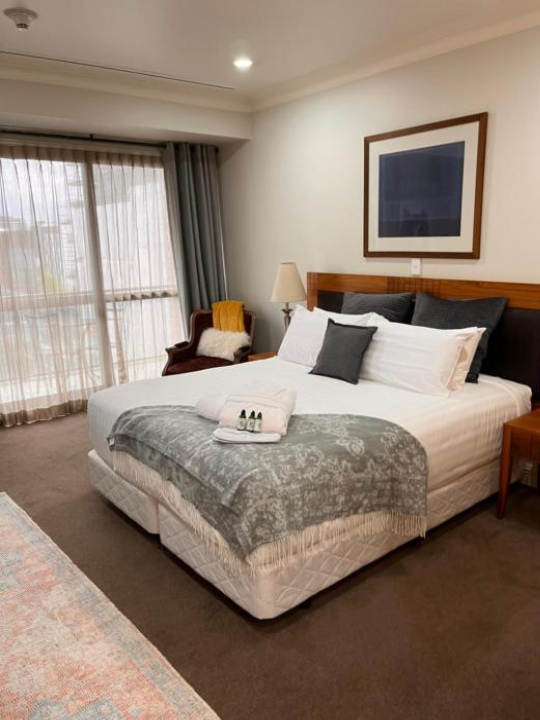 Modern Studio with City Views at the Heritage Hotel - Auckland