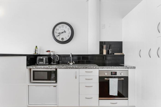 Funky One Bedroom Apartment on Princes Wharf - Auckland