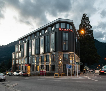 Ramada Queenstown Central