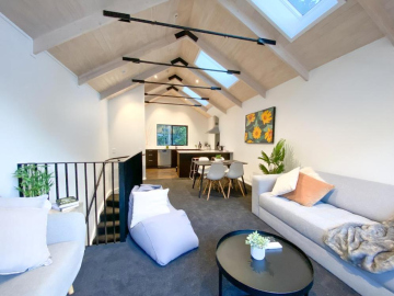 Modern 2-bedroom Apartment 5 mins walk to Queenstown