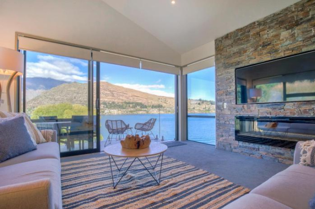 The Villa Lookout - Queenstown Holiday Villa - Queenstown