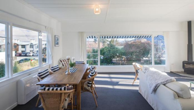 Elite Holiday Homes Queenstown - Character Cottage in City Center - Queenstown