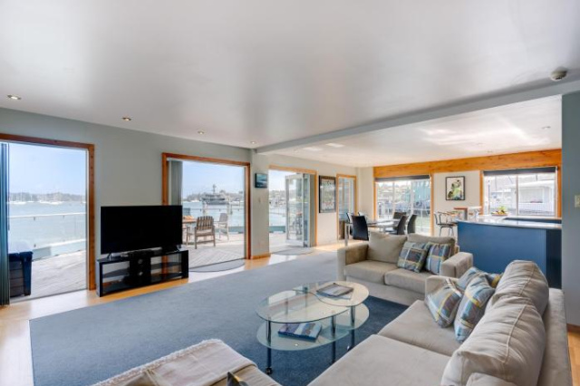The Landing at The Boathouse - Opua Holiday Apartment - Bay of Islands