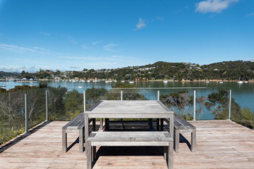 The Tide Watcher - Okiato Holiday Home