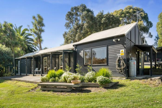 The Bunkhouse - The Lodge Te Horo - Wellington