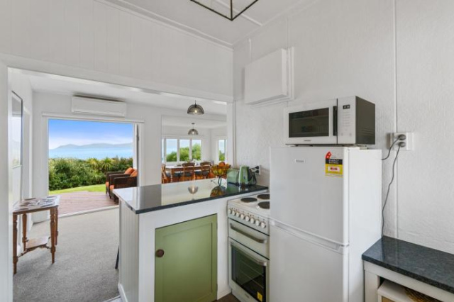 Seaview Paradiso - Raumati South Holiday Home - Wellington