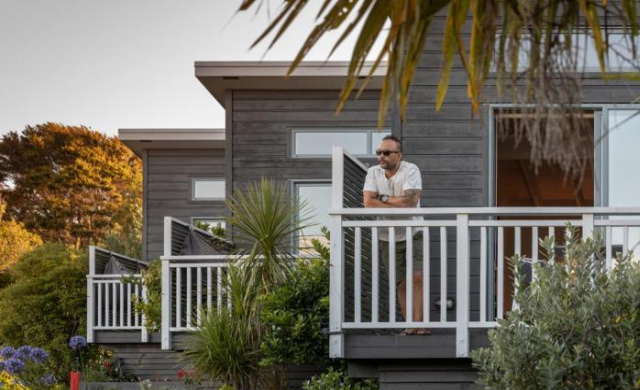 Church Bay Tour Hotel - Waiheke Island