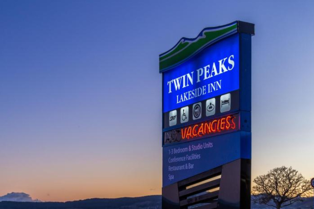 Twin Peaks Lakeside Inn - Lake Taupo