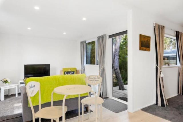 Bellbird Cottage - Lake Taupo Bach - Lake Taupo