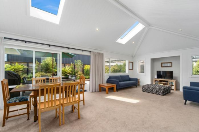 Rogers Retreat - Kinloch Holiday Home - Lake Taupo