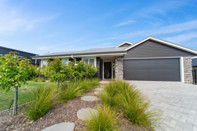 Rogers Retreat - Kinloch Holiday Home - Lake Taupo