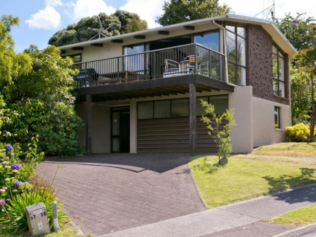 Acacia View at No 3 - Acacia Bay Holiday Home - Lake Taupo