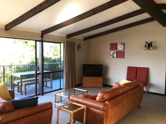 Acacia View at No 3 - Acacia Bay Holiday Home - Lake Taupo