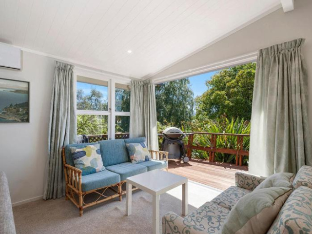 Wharewaka Hideaway - Wharewaka Holiday Home - 陶波湖