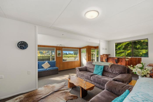 Gosling Cottage - Turangi Holiday Home - Lake Taupo
