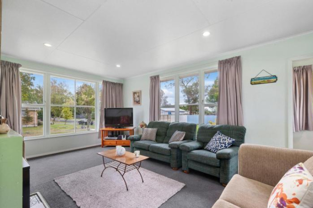 Turangi Barracks - Turangi Holiday Home - Lake Taupo