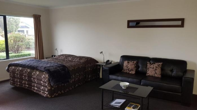 Tudor Motel - North Island