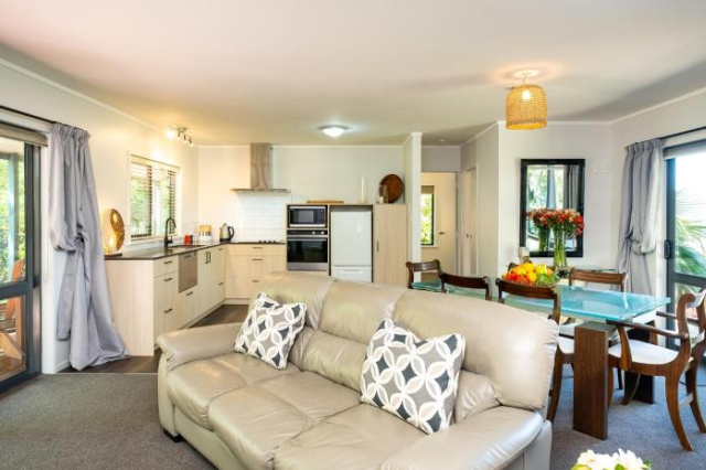 Lawn Cottages - North Island