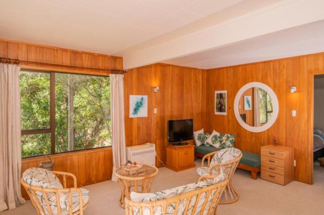 Puriri Cottage - Kuaotunu Holiday Home - Coromandel Peninsula