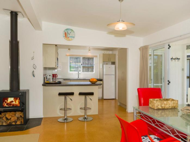 Gone Coastal - Whangamata Holiday House - Coromandel Peninsula
