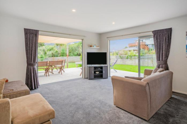 The Blue Rendevous - Whangamata Holiday Home - Coromandel Peninsula