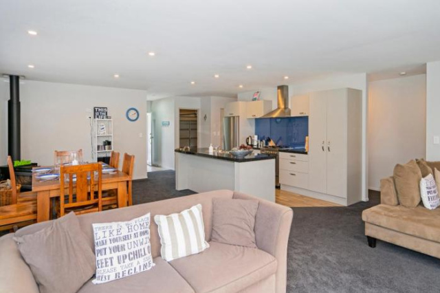 The Blue Rendevous - Whangamata Holiday Home - Coromandel Peninsula