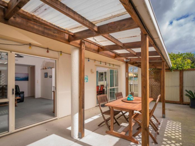 The Bach - Whangamata Holiday Home - Coromandel Peninsula