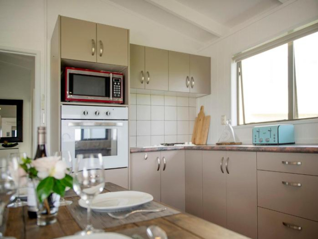 Beachside Beauty - Kuaotunu Holiday Home - Coromandel Peninsula
