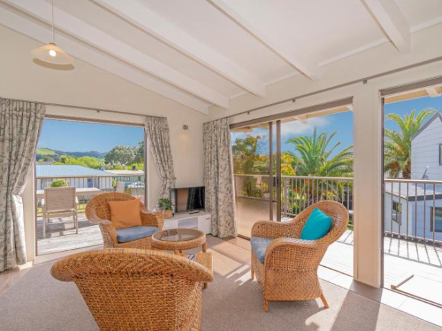 Seabreeze on Cook - Whitianga Holiday Home - Coromandel Peninsula