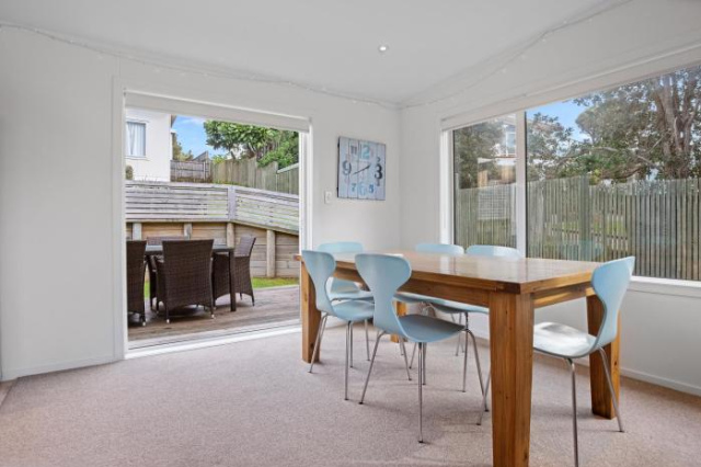 Modern Kiwi Bach - Waihi Beach Holiday Home - Coromandel Peninsula