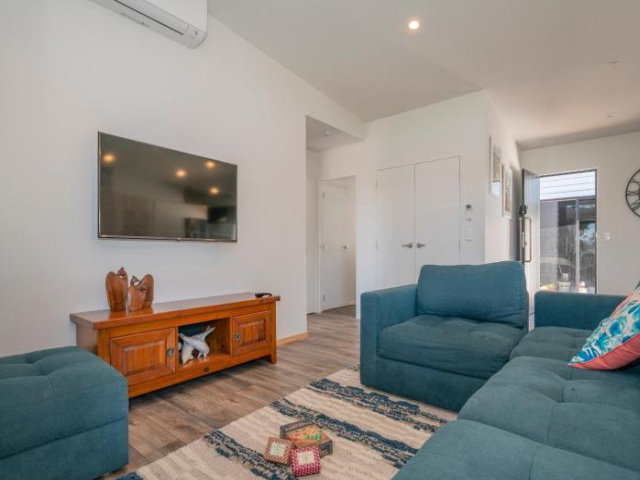 Treetop Bach - Whangamata Holiday Home - Coromandel Peninsula