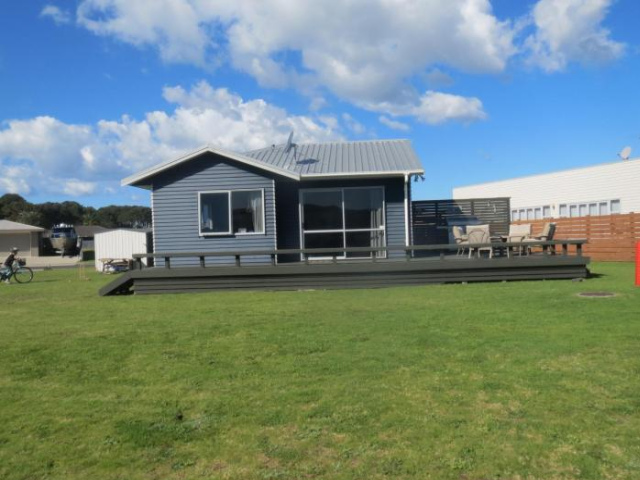 Hosts on the Coast Harbour Views - Coromandel Peninsula