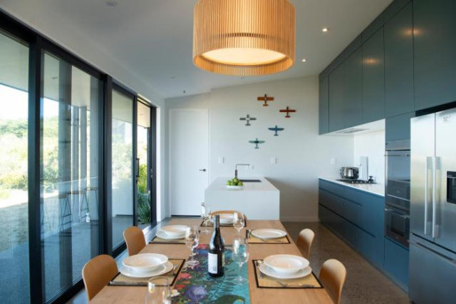 Lightning Ridge Views - Waimarama Holiday Home - Hawke's Bay