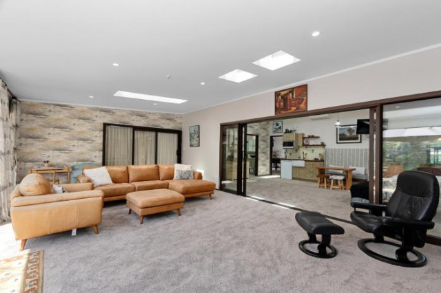 Westhay Stables - Paparoa Holiday Home - Northland
