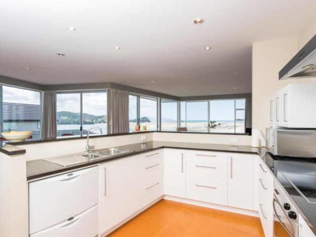 Roberts Retreat - Mangawhai Holiday Home - Northland
