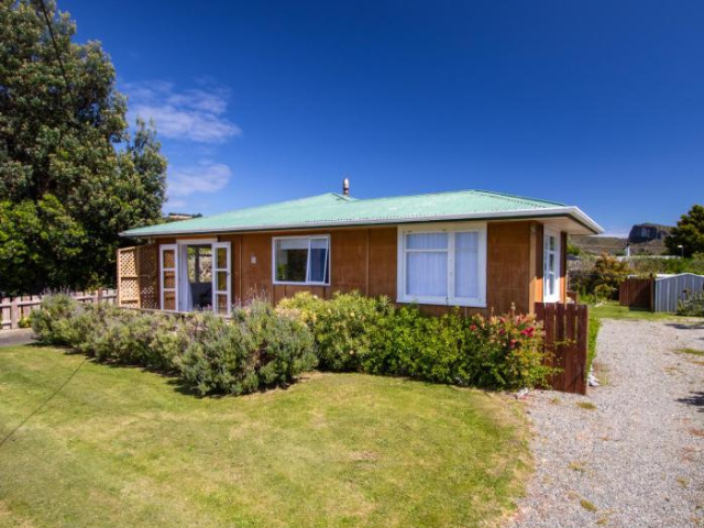 Puponga View - Puponga Holiday Home - Tasman