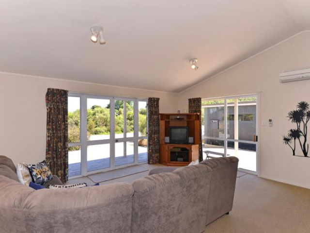 Tuis on Tata - Golden Bay Holiday Home (Tata Beach) - Tasman