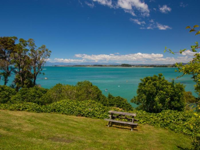 Bay Breeze - Stephens Bay, Kaiteriteri Holiday Home - Tasman