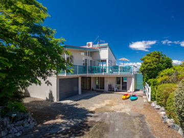 Bay Breeze - Stephens Bay, Kaiteriteri Holiday Home